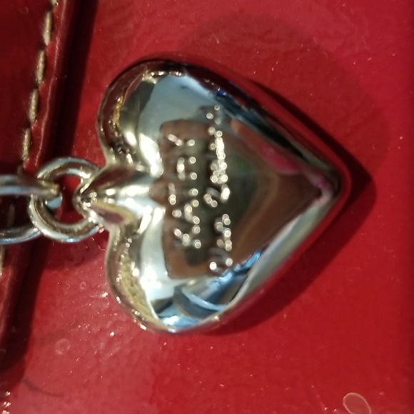 Summertime Straw and Red Patent Shoulder Bag by Kathy Von Zeeland - Picture 13 of 15